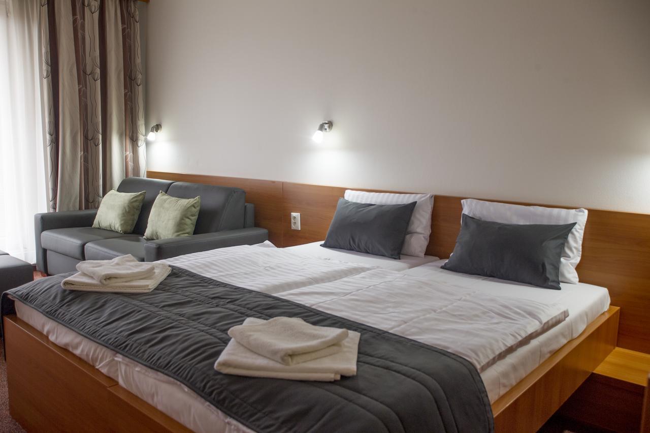 Štúrovo Wellness Hotel Thermal מראה חיצוני תמונה