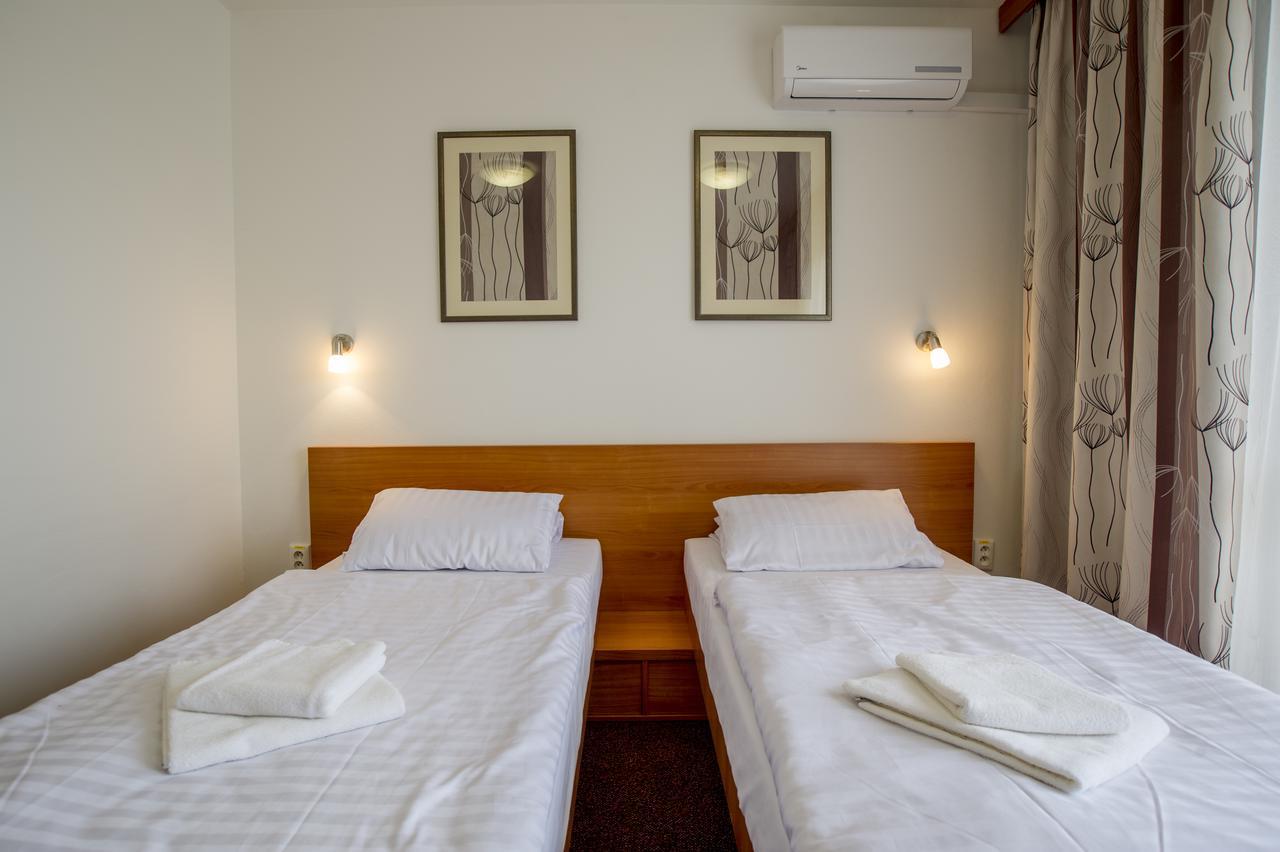 Štúrovo Wellness Hotel Thermal מראה חיצוני תמונה
