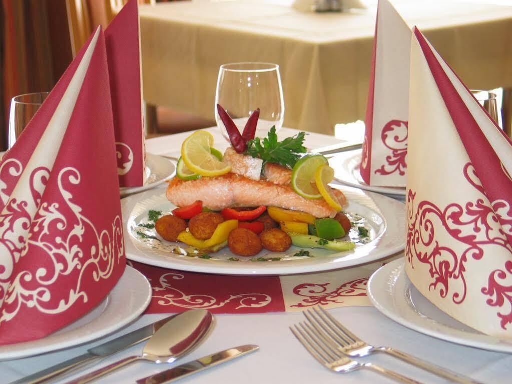 Štúrovo Wellness Hotel Thermal מראה חיצוני תמונה